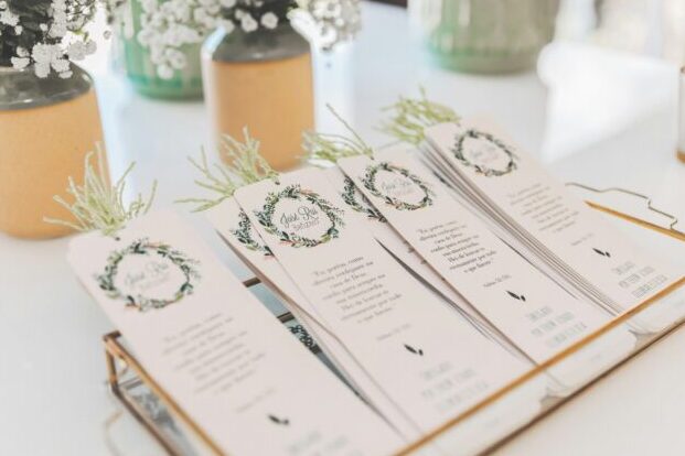 結婚式 受付 名簿の作成方法と注意点について